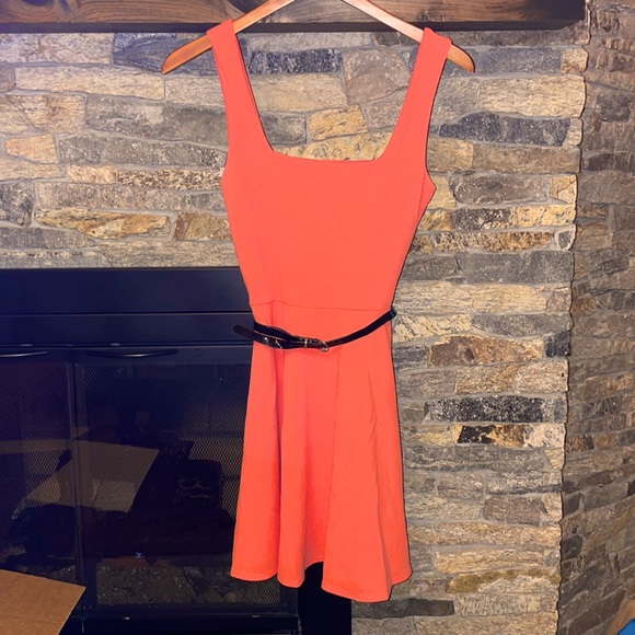 Dresses & Skirts - Dress with black belt size medium